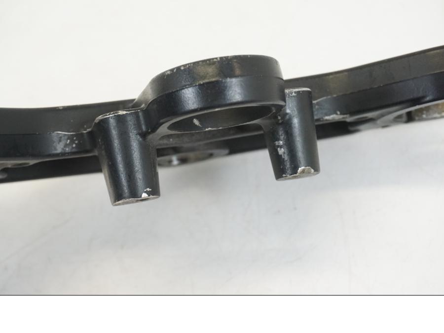 Snett uppifrån på Gaffelkrona från en Triumph TT 600 -2002 motorcykel.