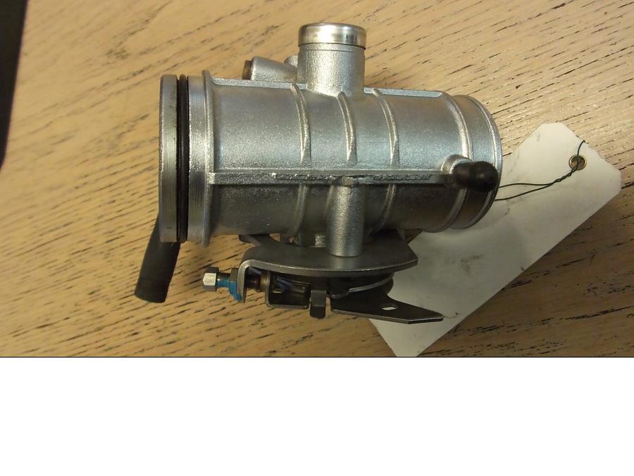 Vänster sida på Spjällhus från en BMW R 1100 S -1999 motorcykel.