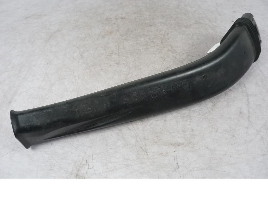 Framsidan på Luftburksnorkel från en BMW K 1600 GTL -2015 motorcykel.