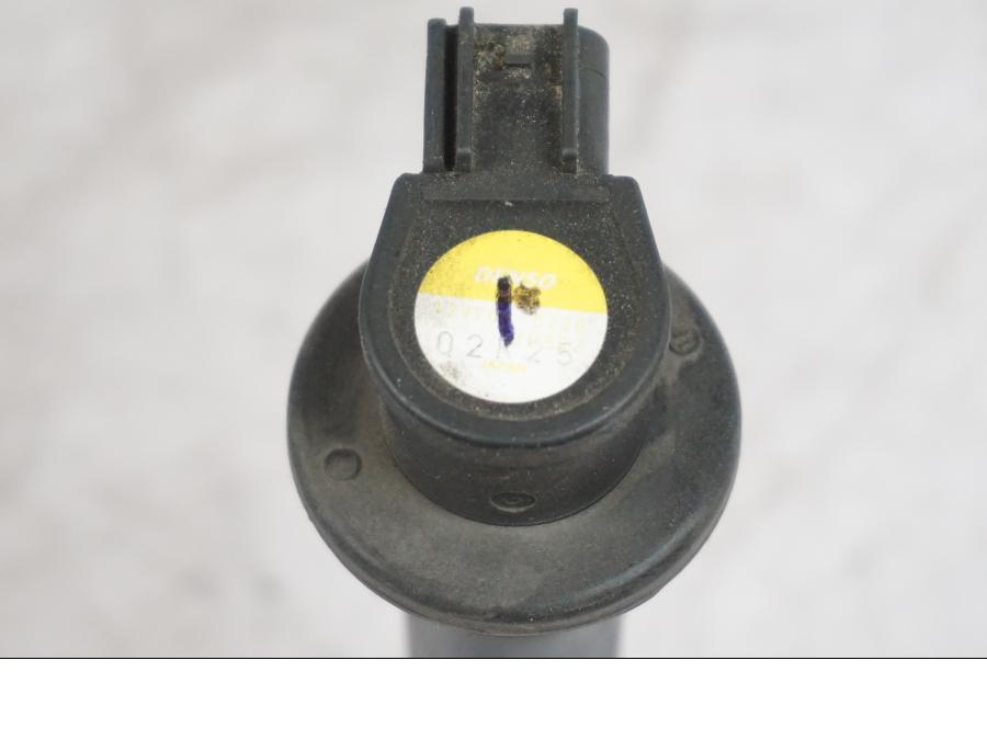 Vänster sida på Tändspole från en Triumph Tiger -2009 motorcykel.