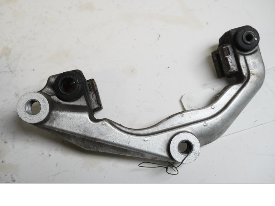 Baksidan på Bromsoksfäste från en Yamaha XV 1100 -1998 motorcykel.