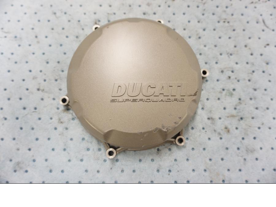 Framsidan på Kopplingskåpa från en Ducati Panigale 959 -2021 motorcykel.