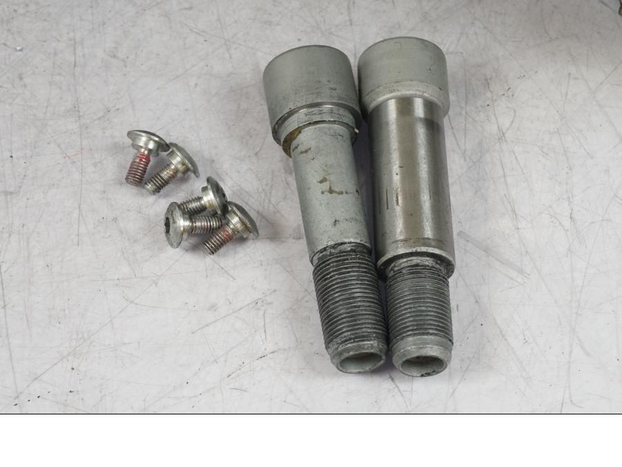 Baksidan på Sving från en Ducati Streetfighter V4 -2020 motorcykel.