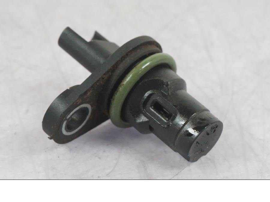 Baksidan på Kamaxelgivare från en BMW R 1200 GS -2018 motorcykel.