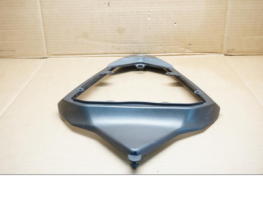 Framsidan på Bakvinge från en Yamaha YZF R6 -2008 motorcykel.