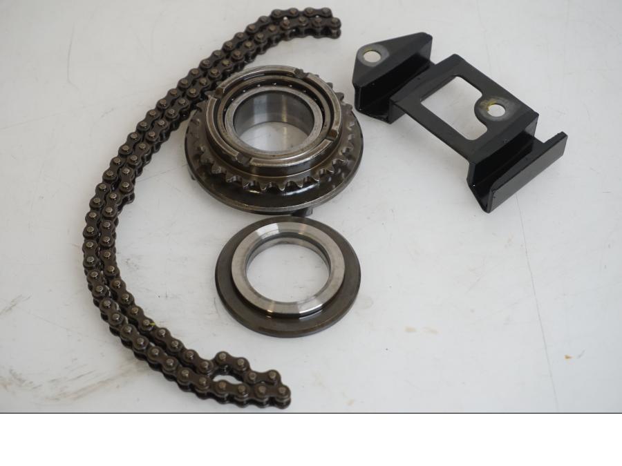 Framsidan på Oljepump från en Yamaha FJR 1300 -2005 motorcykel.