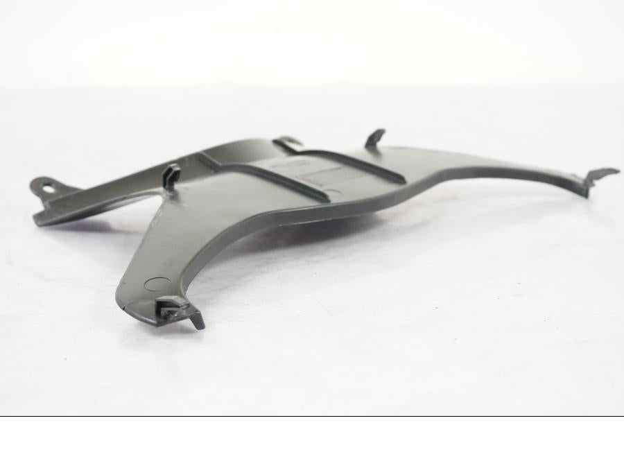 Snett uppifrån på Bakvinge från en Kawasaki ZX-6R -2011 motorcykel.