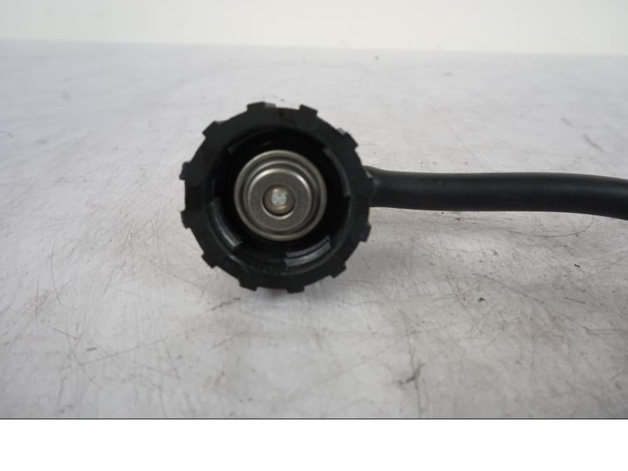 Höger sida på Vattenkyllock från en KTM 1290 Super Duke R -2023 motorcykel.