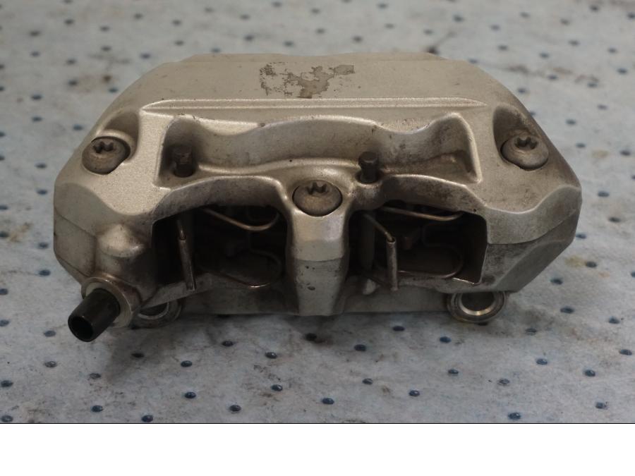 Baksidan på Bromsok från en KTM 690 Duke -2008 motorcykel.