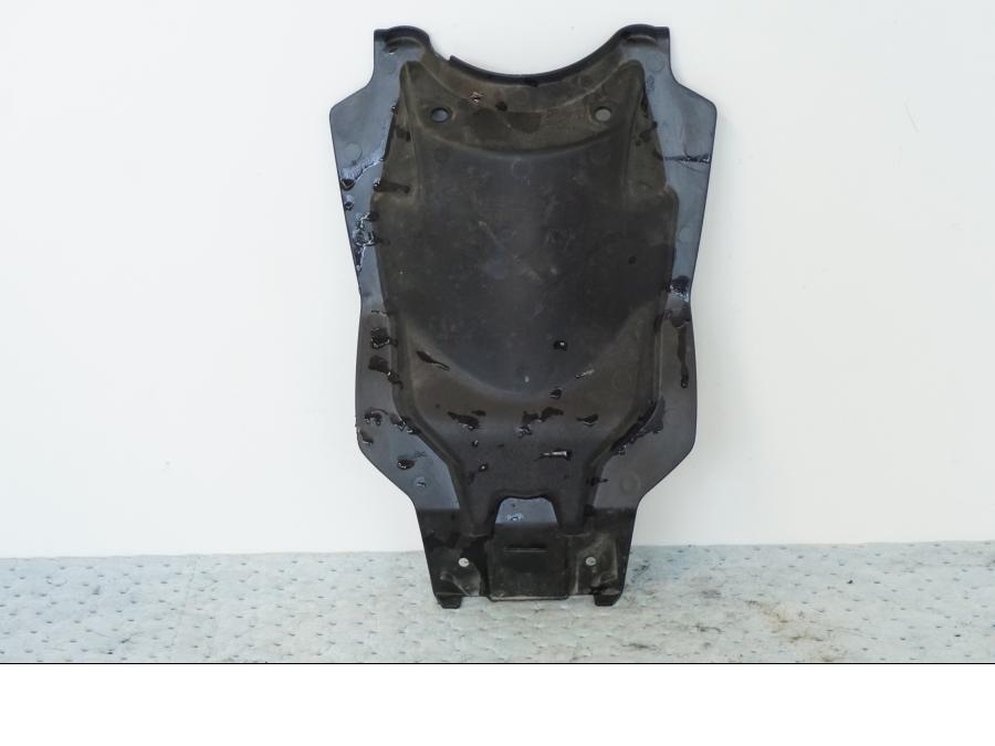 Baksidan på Undertail från en Suzuki GSX 1300 BK -2008 motorcykel.