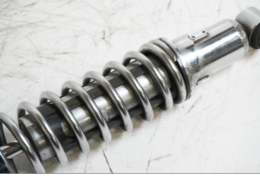 Höger sida på Stötdämpare från en H-D Sportster 1200 XL1200C -1999 motorcykel.