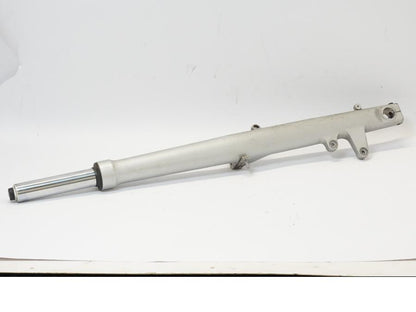 Baksidan på Gaffelben från en BMW R 1150 RS -2004 motorcykel.