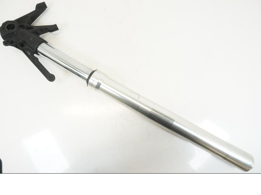 Extrabild3 på Gaffelben från en Ducati Hyperstrada -2013 motorcykel.