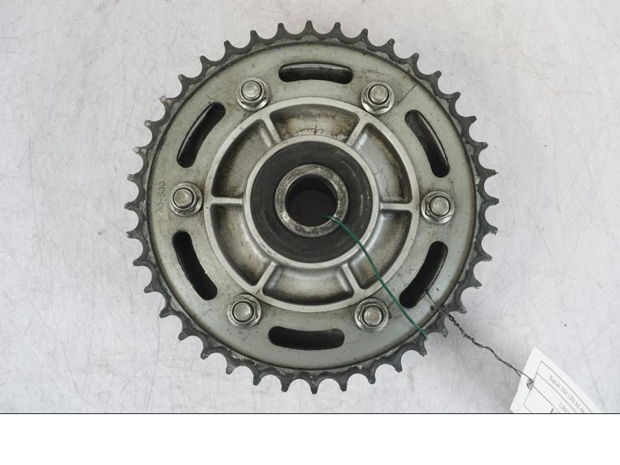 Baksidan på Drevfäste från en Suzuki GSX 1300 RX -1999 motorcykel.