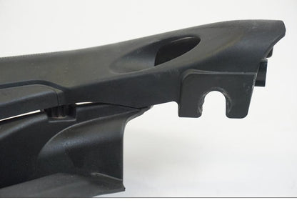 Höger sida på Sidopanel från en Ducati Streetfighter V4 -2020 motorcykel.