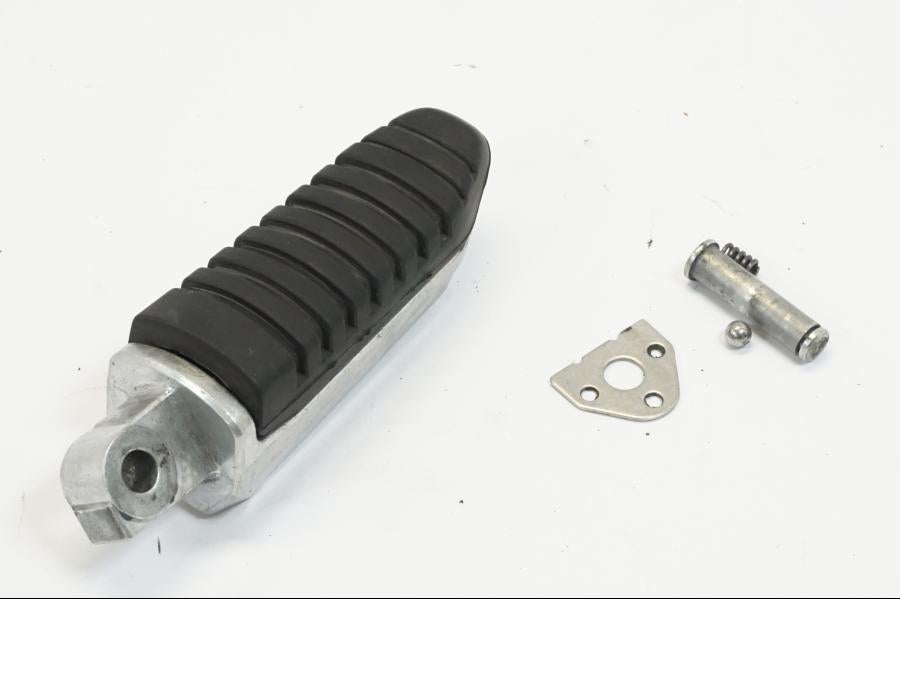 Baksidan på Fotpinne från en Suzuki GSX 1300 R -2008 motorcykel.