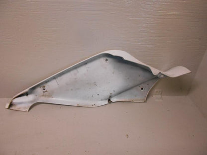 Baksidan på Magkåpa från en Yamaha YZF-R 125 -2012 motorcykel.