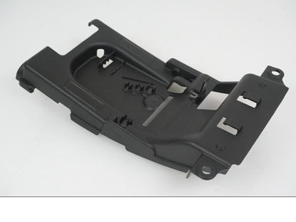 Baksidan på Batterikåpa från en Yamaha XSR 700 -2021 motorcykel.