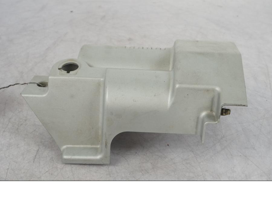 Höger sida på Startmotorkåpa från en BMW R 1100 GS -1998 motorcykel.