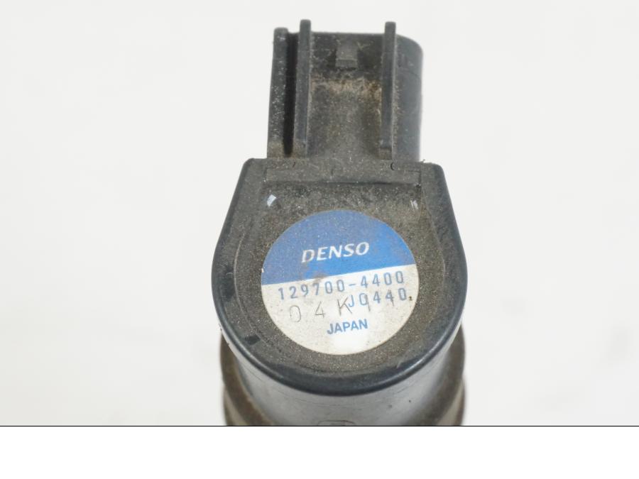 Snett uppifrån på Tändspole från en Suzuki VZR 1800 -2009 motorcykel.