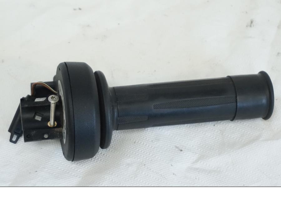 Baksidan på Gasreglage från en BMW K 1600 -2015 motorcykel.