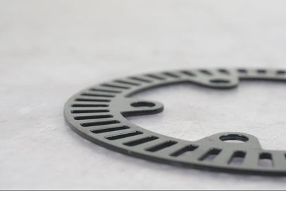 Baksidan på ABS krans från en KTM 1290 Super Duke R -2022 motorcykel.