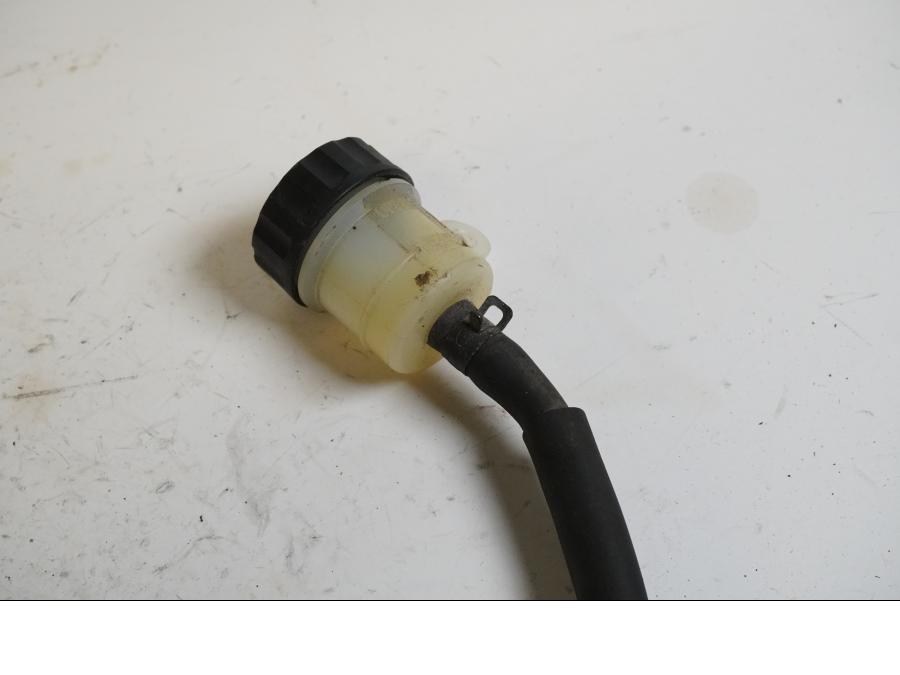 Höger sida på Bromshuvudcylinder från en Yamaha XT 660 R -2012 motorcykel.