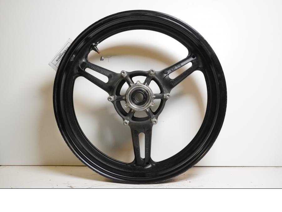 Framsidan på Fälg från en Yamaha FJR 1300 -2016 motorcykel.