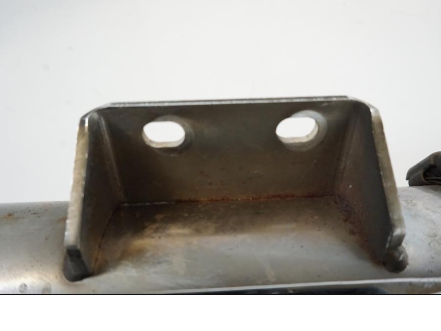 Snett nerifrån på Ljuddämpare Sport från en H-D FLHC -2018 motorcykel.