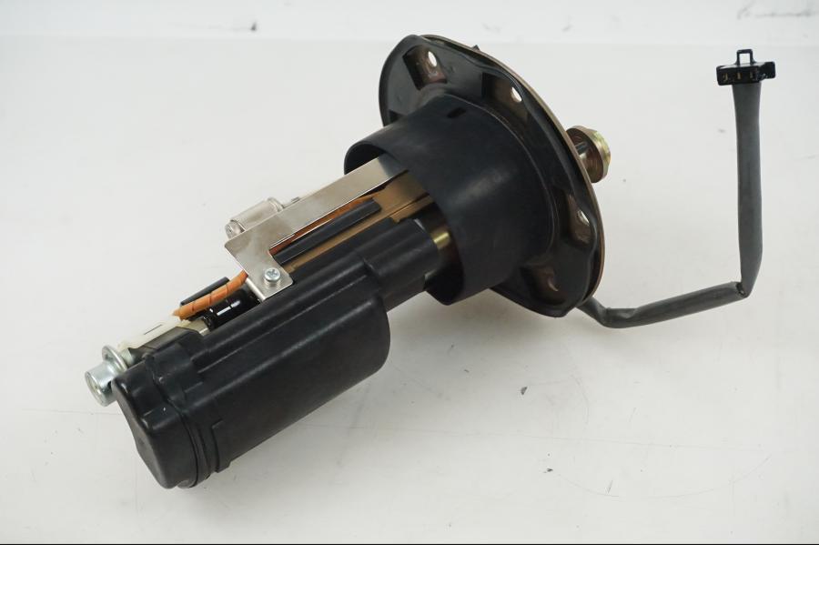 Snett uppifrån på Bensinpump insprut från en Honda CBR 1000 -2005 motorcykel.