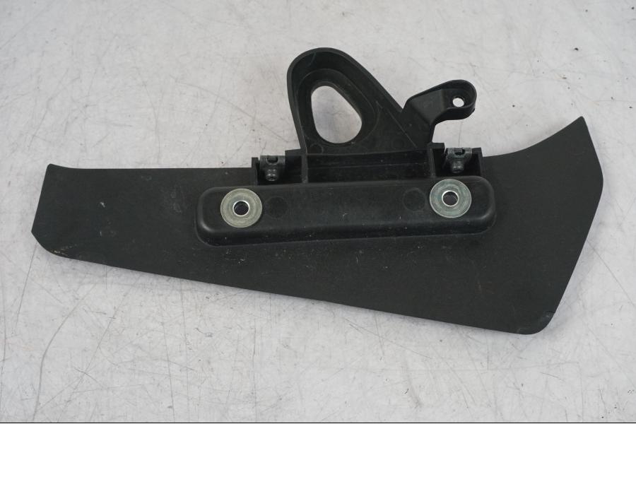 Baksidan på Blinkersfäste från en Yamaha MT-09 SP -2018 motorcykel.