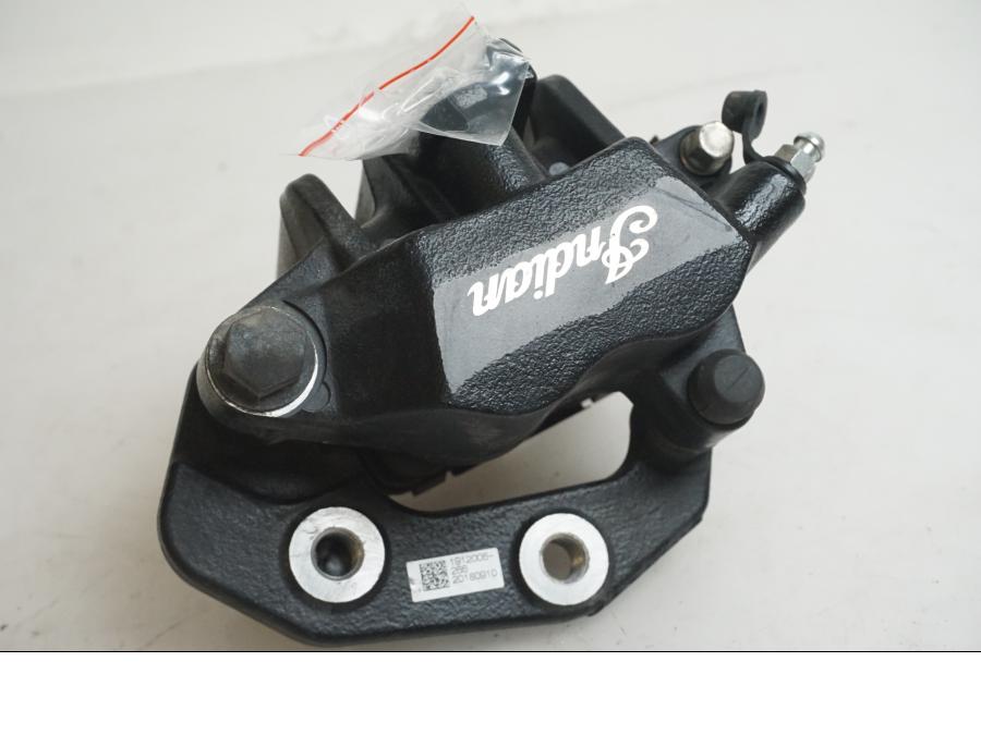 Framsidan på Bromsok från en Indian Chieftain Dark Horse -2019 motorcykel.