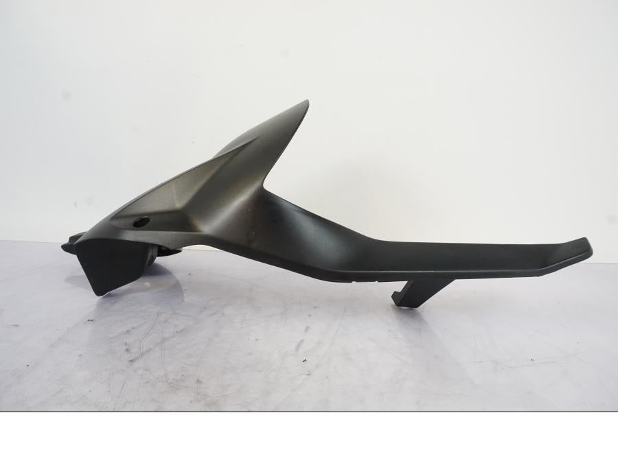 Baksidan på Svingskärm från en KTM 1290 Super Duke -2019 motorcykel.