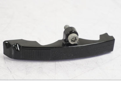 Snett nerifrån på Kamaxelöverfall från en BMW R NineT -2017 motorcykel.