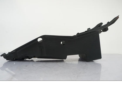 Baksidan på Undertail från en KTM 1290 Super Duke R -2015 motorcykel.