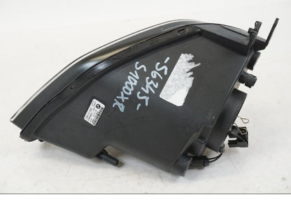 Höger sida på Strålkastare från en BMW S 1000 XR -2014 motorcykel.