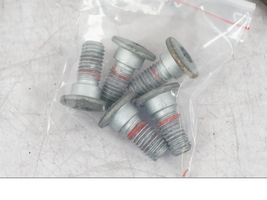 Baksidan på Bromsskiva från en Yamaha MT-09 -2016 motorcykel.