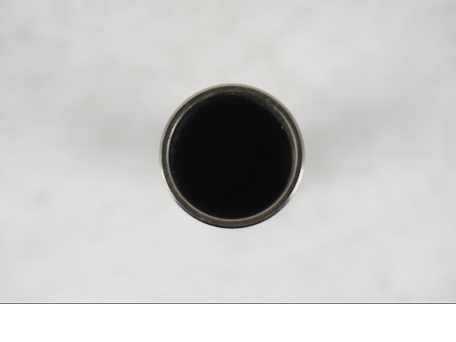 Baksidan på Axel från en KTM 690 SM R -2009 motorcykel.