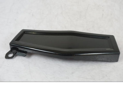 Baksidan på Ramplast från en Suzuki VL 800 -2002 motorcykel.