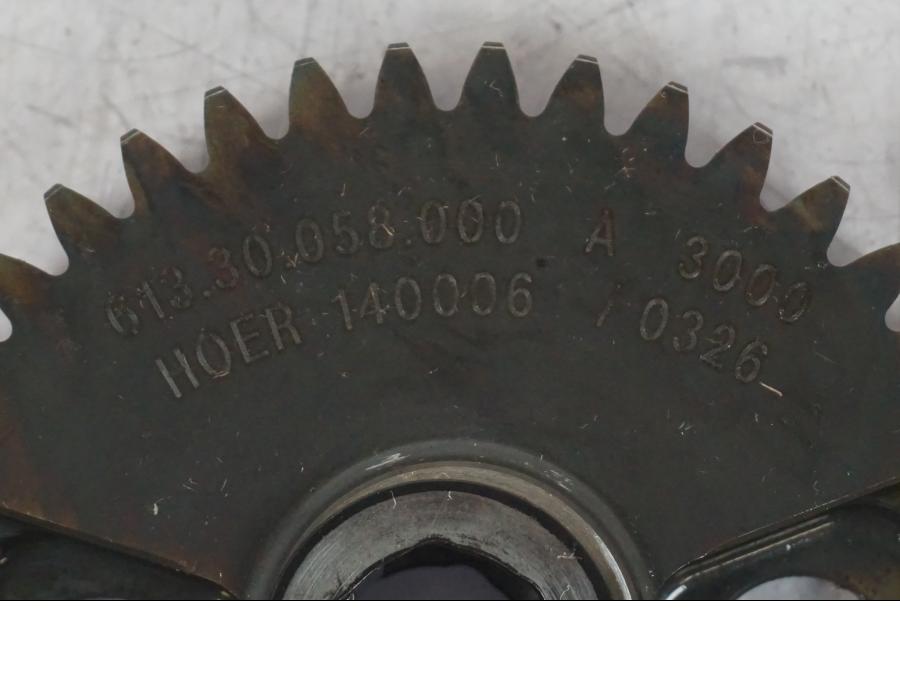 Höger sida på Balansdrev från en KTM 1190 Adventure -2015 motorcykel.