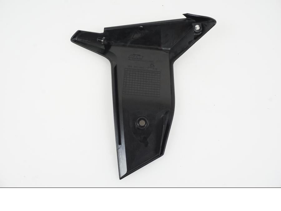 Höger sida på Vattenkylkåpa från en KTM 1290 Super Duke -2020 motorcykel.