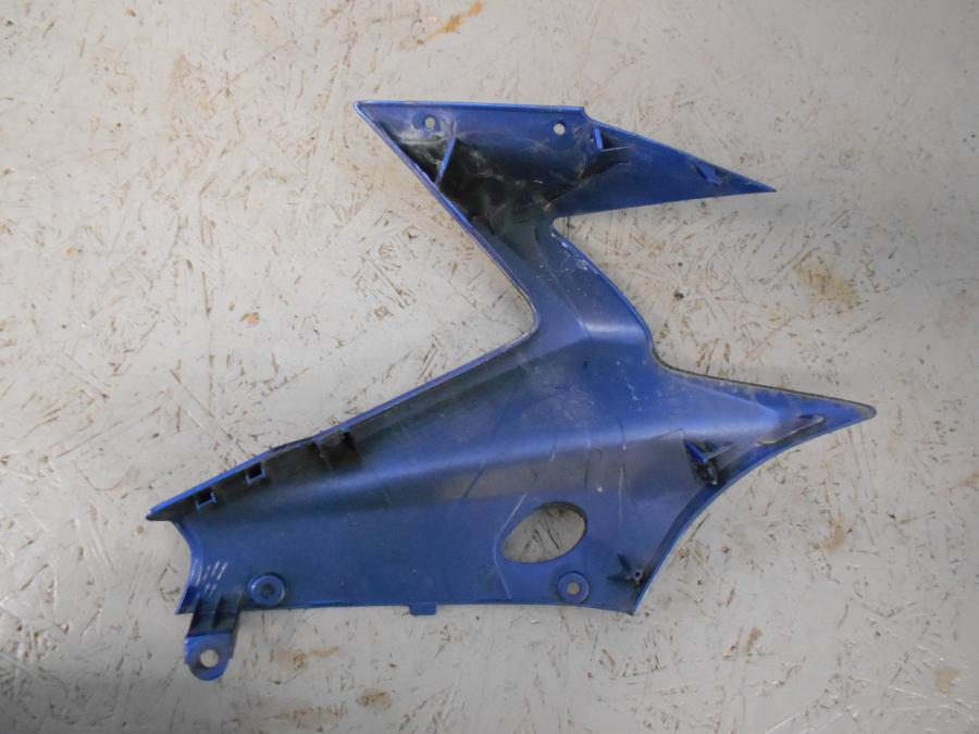 Höger sida på Toppkåpa från en Honda CBR 125 R -2006 motorcykel.