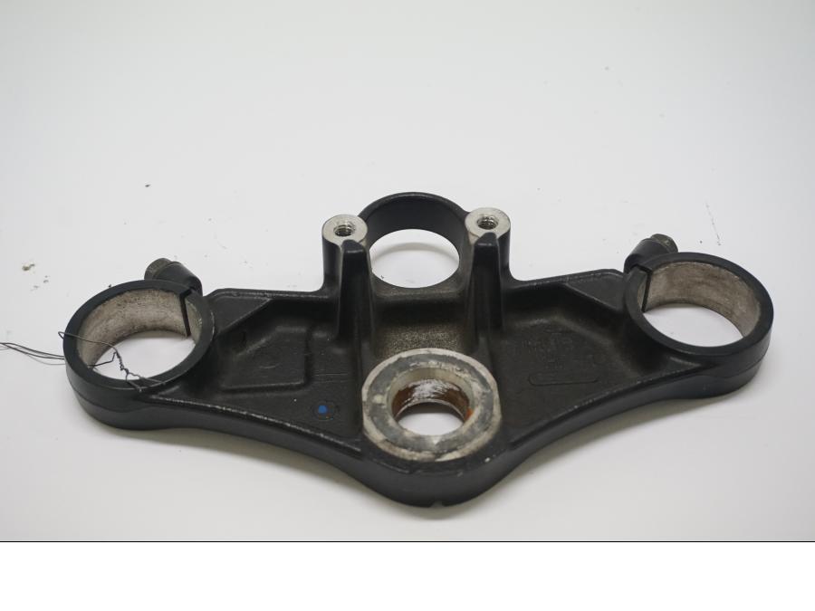 Baksidan på Gaffelkrona från en Honda VTR 1000 F -2005 motorcykel.