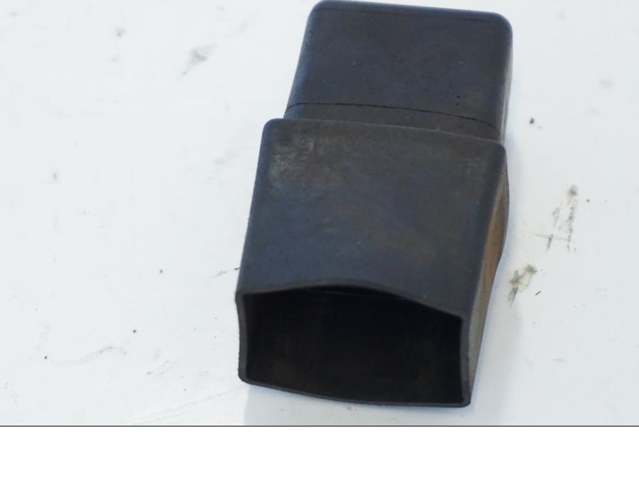 Snett nerifrån på Relä från en Honda CBR 900 RR -2001 motorcykel.