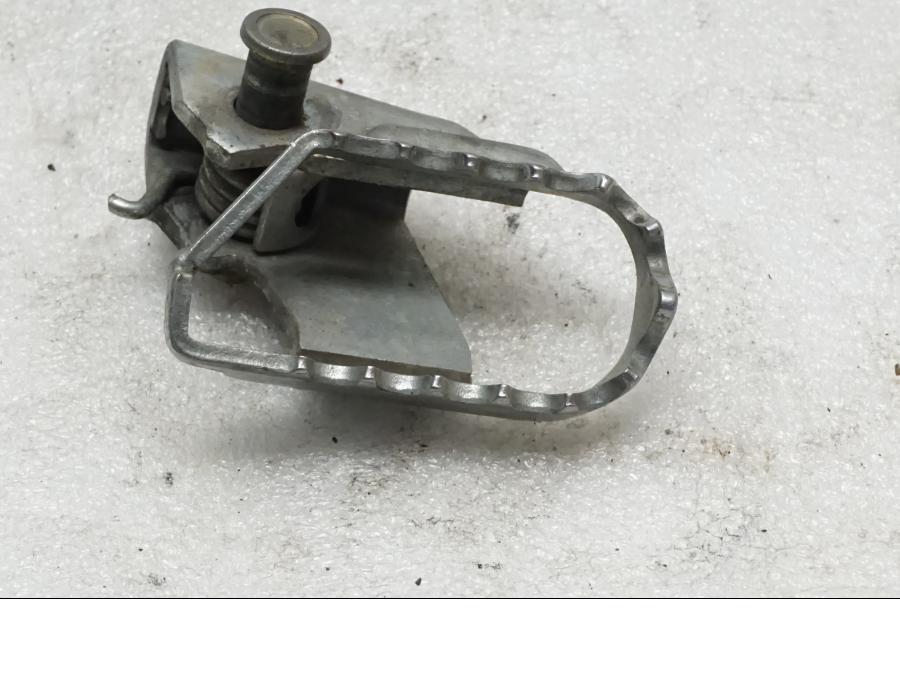 Baksidan på Fotpinne från en Yamaha TT 600 R -1997 motorcykel.