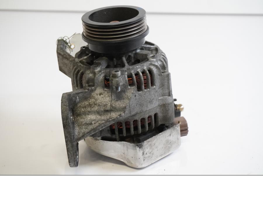 Framsidan på Generator från en BMW R 1200 GS -2006 motorcykel.