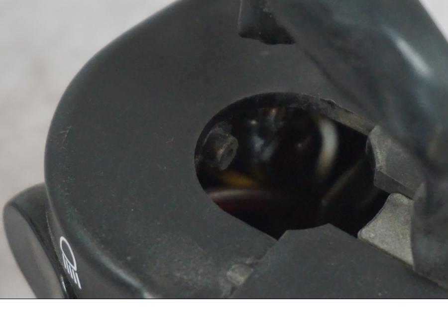 Extrabild4 på Styrelreglage från en Triumph Tiger -2009 motorcykel.