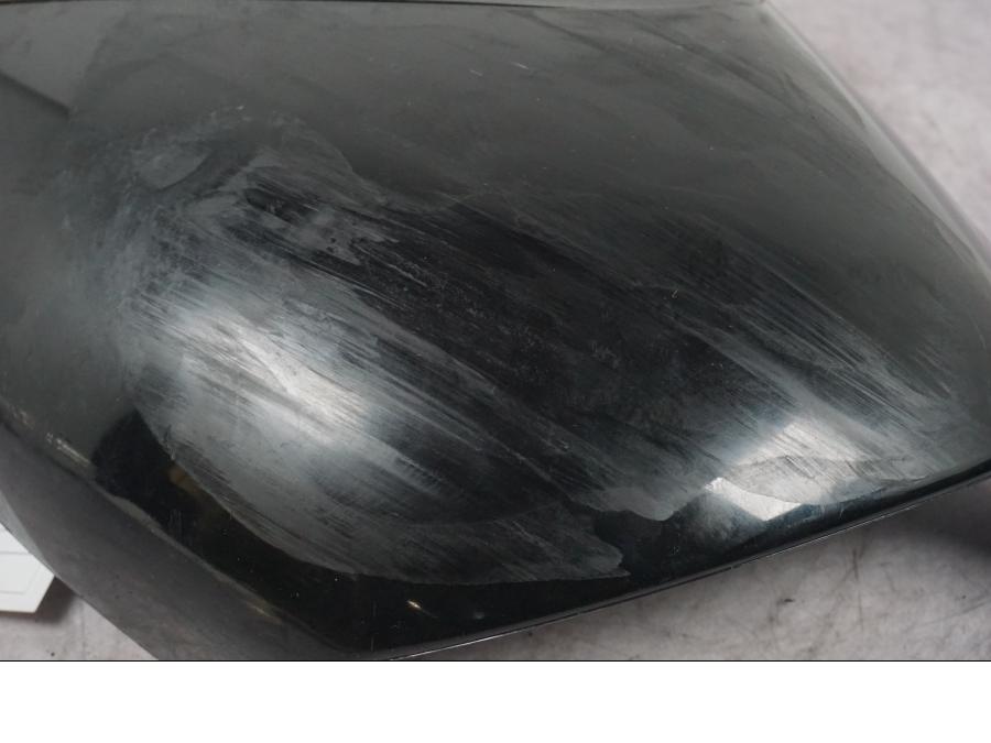 Snett nerifrån på Sidkåpa från en Buell 1125 R -2008 motorcykel.