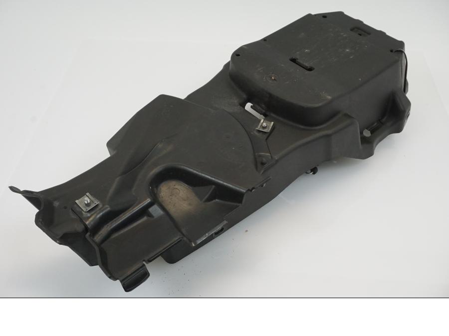 Extrabild1 på Innerskärm från en Triumph Street Triple R -2011 motorcykel.