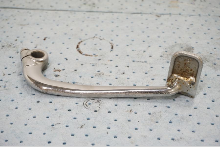 Baksidan på Bromspedal från en Honda GL 1200 -1987 motorcykel.